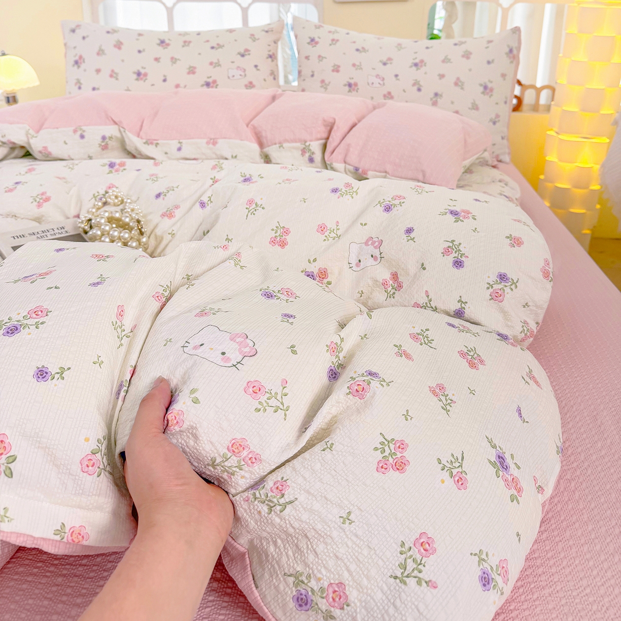 91家纺网 家纺一手货源 找家纺 悠米悠家 2026春夏新款高克重A类泡芙纱泡泡皱皱纱四件套 Kitty-春日花园-床单款
