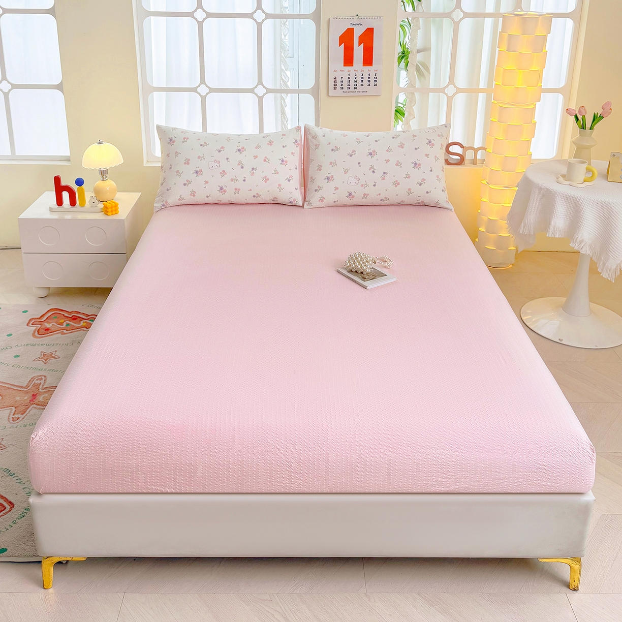 91家纺网 家纺一手货源 找家纺 悠米悠家 2026春夏新款高克重A类泡芙纱泡泡皱皱纱四件套 Kitty-春日花园-床单款