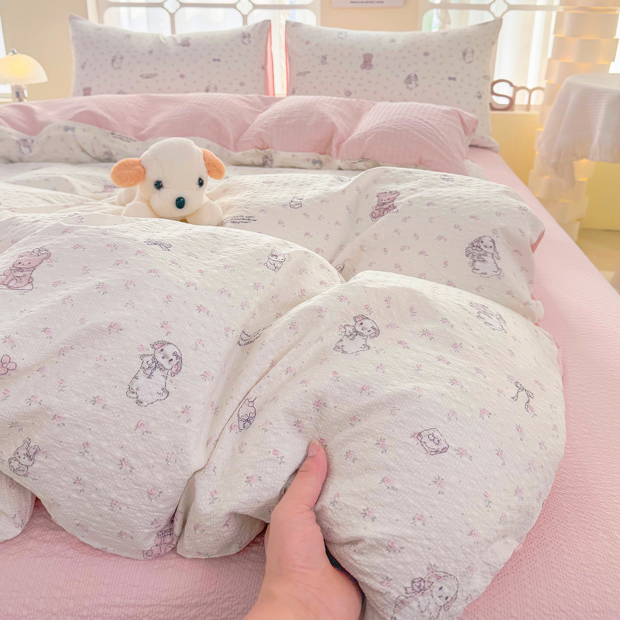 91家纺网 家纺一手货源 找家纺 悠米悠家 2026春夏新款高克重A类泡芙纱泡泡皱皱纱四件套 林间甜梦园-床单款