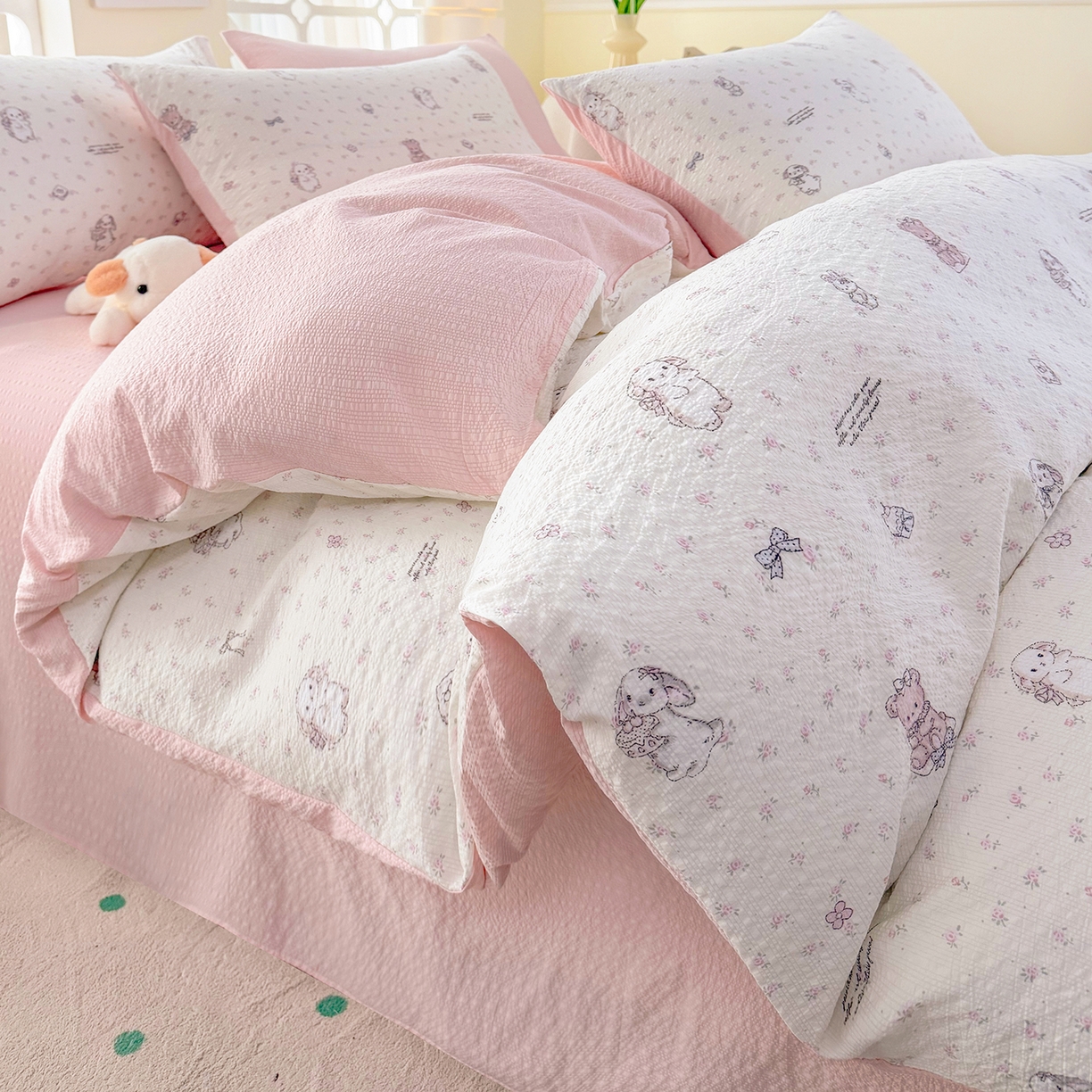 91家纺网 家纺一手货源 找家纺 悠米悠家 2026春夏新款高克重A类泡芙纱泡泡皱皱纱四件套 林间甜梦园-床单款