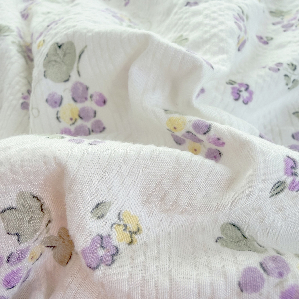 91家纺网 家纺一手货源 找家纺 悠米悠家 2026春夏新款高克重A类泡芙纱泡泡皱皱纱四件套 葡园晨曦-床单款