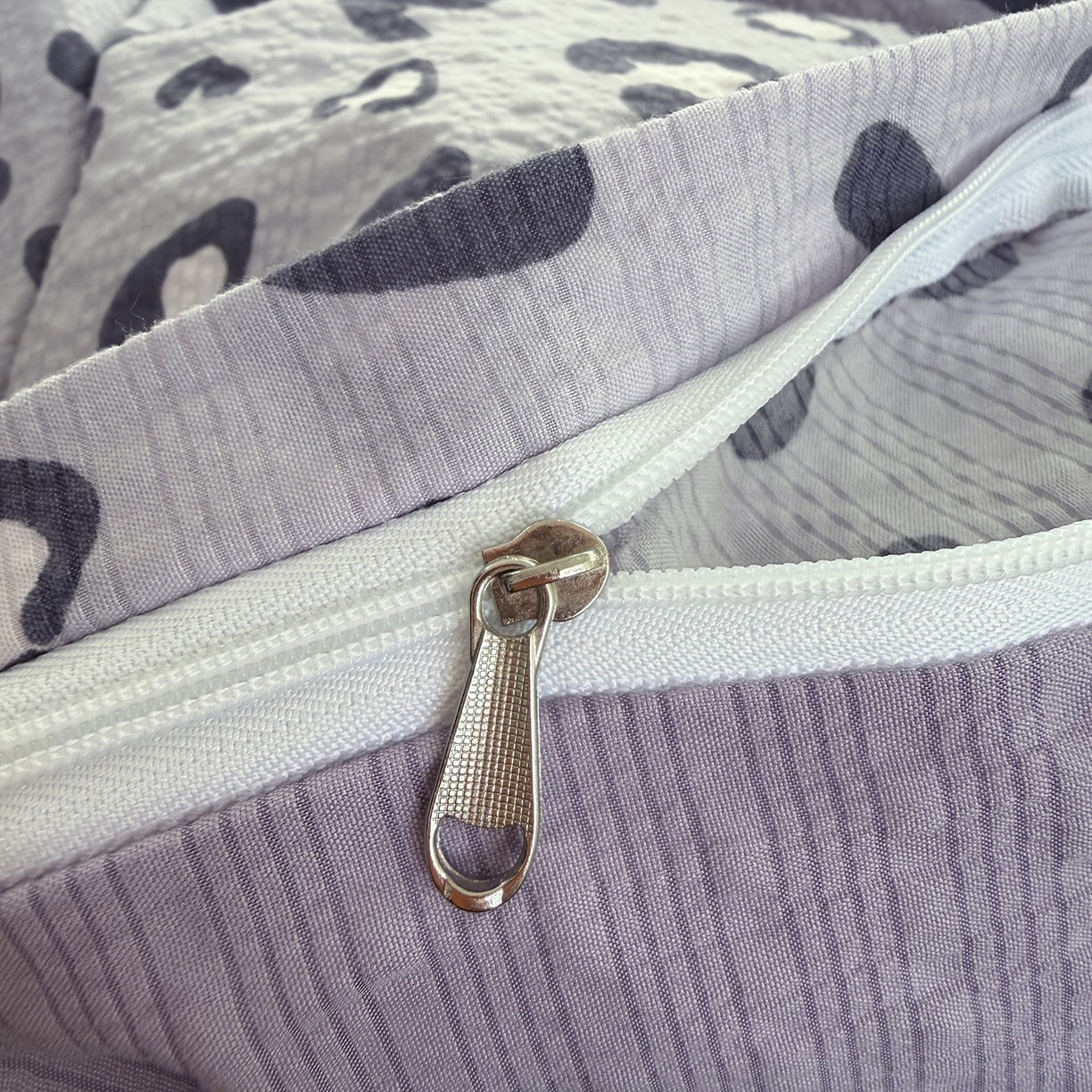 91家纺网 家纺一手货源 找家纺 悠米悠家 2026春夏新款高克重A类泡芙纱泡泡皱皱纱四件套 甜心猎手-床单款