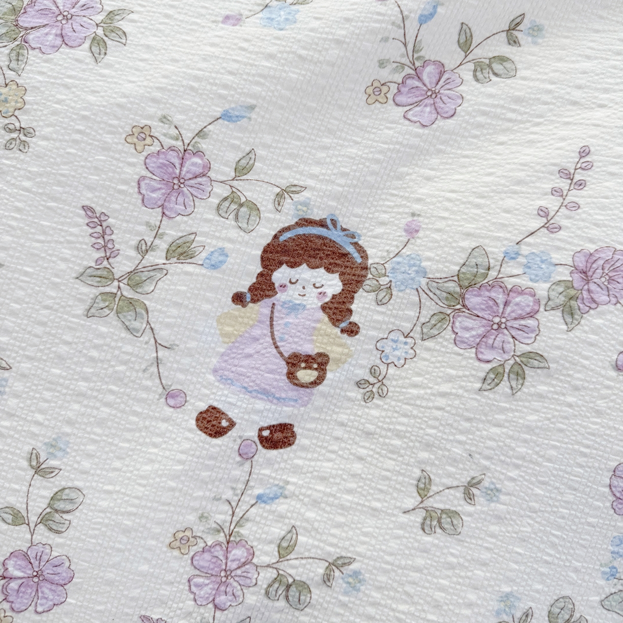 91家纺网 家纺一手货源 找家纺 悠米悠家 2026春夏新款高克重A类泡芙纱泡泡皱皱纱四件套 森眠小主-花园记-床单款