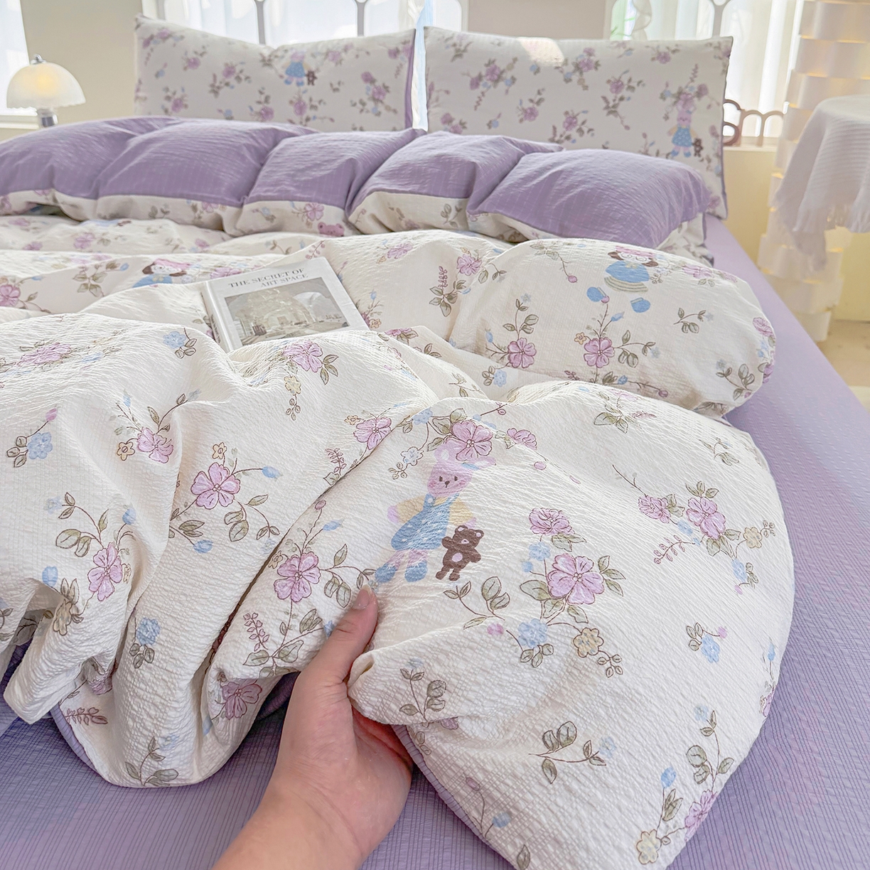 91家纺网 家纺一手货源 找家纺 悠米悠家 2026春夏新款高克重A类泡芙纱泡泡皱皱纱四件套 森眠小主-花园记-床单款