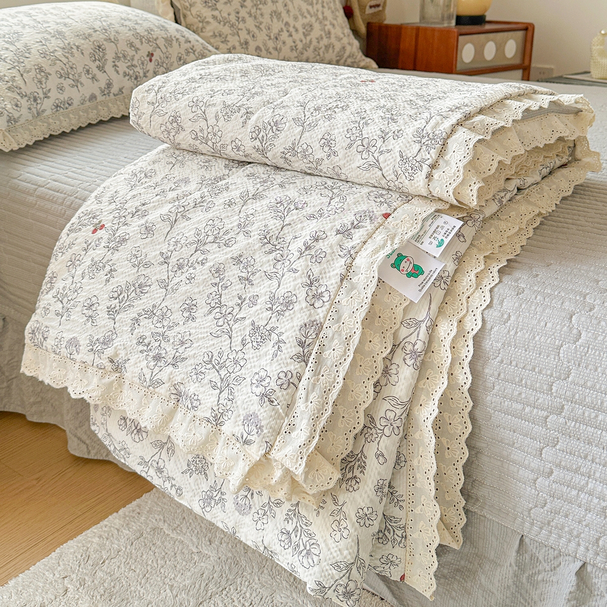 91家纺网 家纺一手货源 找家纺 （总）富米莱（原臻工厂） 2026新款全新花边款泡芙双层纱夏凉被床盖床裙四件套