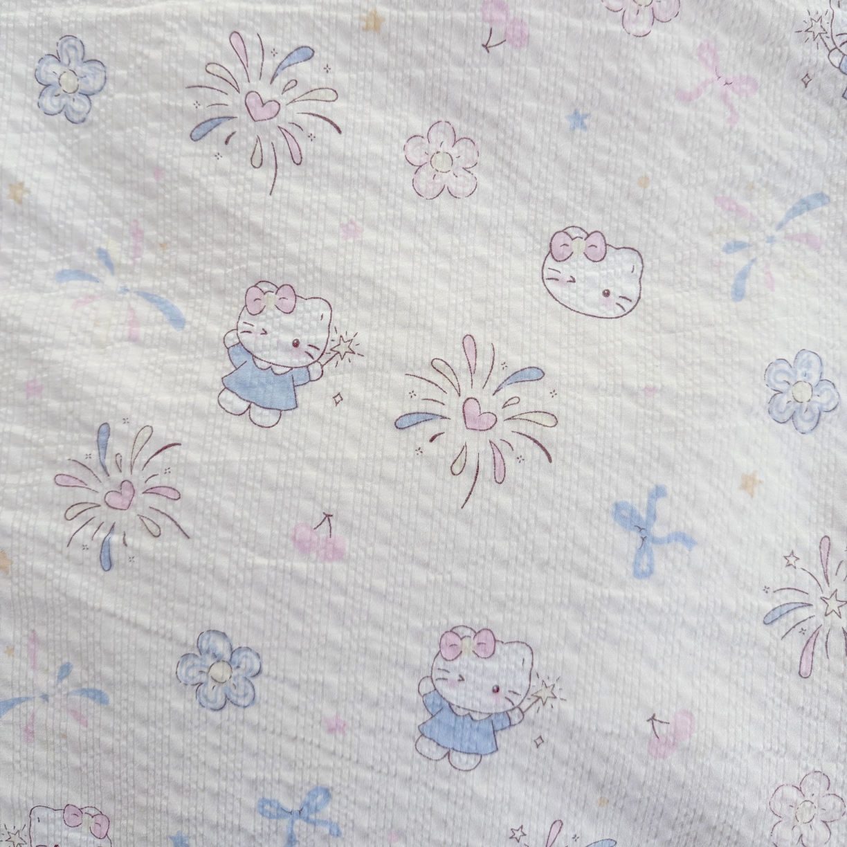 91家纺网 家纺一手货源 找家纺 悠米悠家 2026春夏新款高克重A类泡芙纱泡泡皱皱纱四件套 Kitty星光绽放-床单款