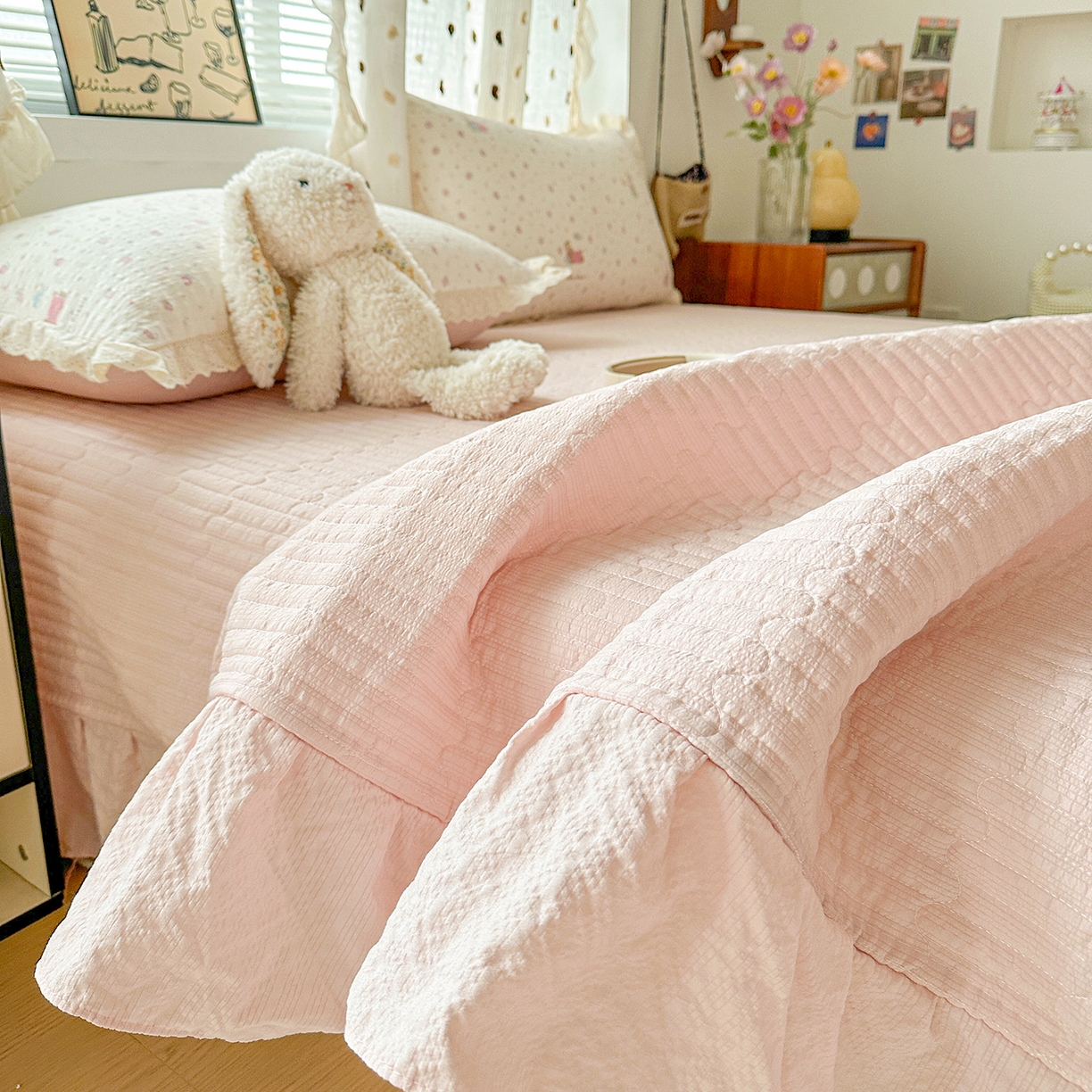 91家纺网 家纺一手货源 找家纺 富米莱（原臻工厂） 2026新款全新花边款泡芙双层纱夏凉被床盖床裙四件套 蕾丝花边-粉糖小兔