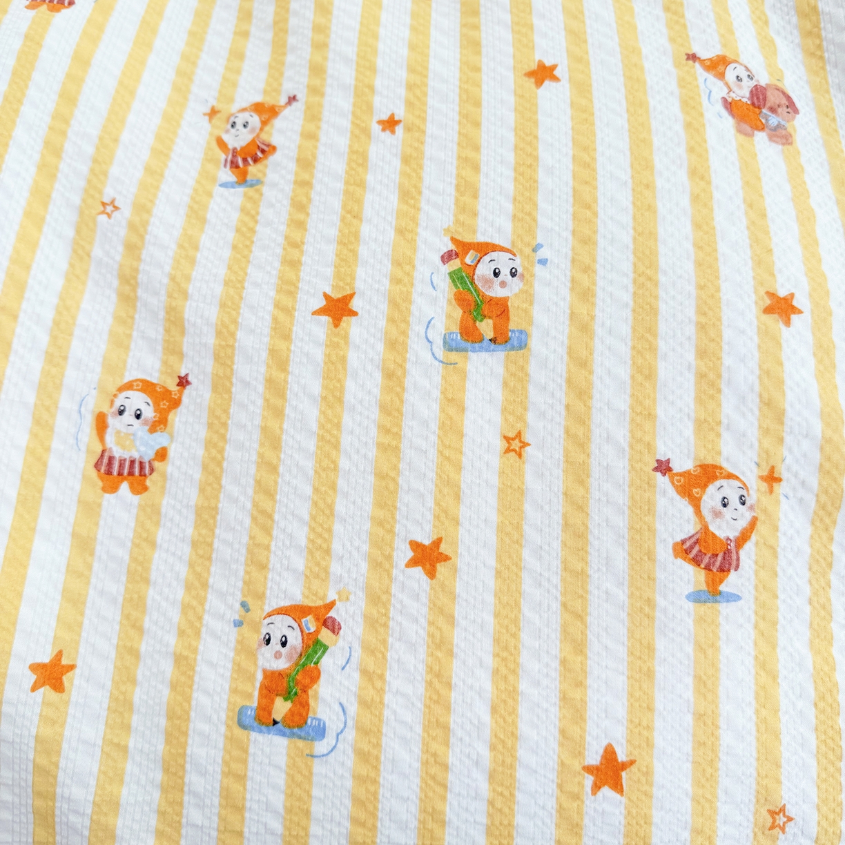 91家纺网 家纺一手货源 找家纺 悠米悠家 2026春夏新款高克重A类泡芙纱泡泡皱皱纱四件套 矮人国奇妙夜-床单款