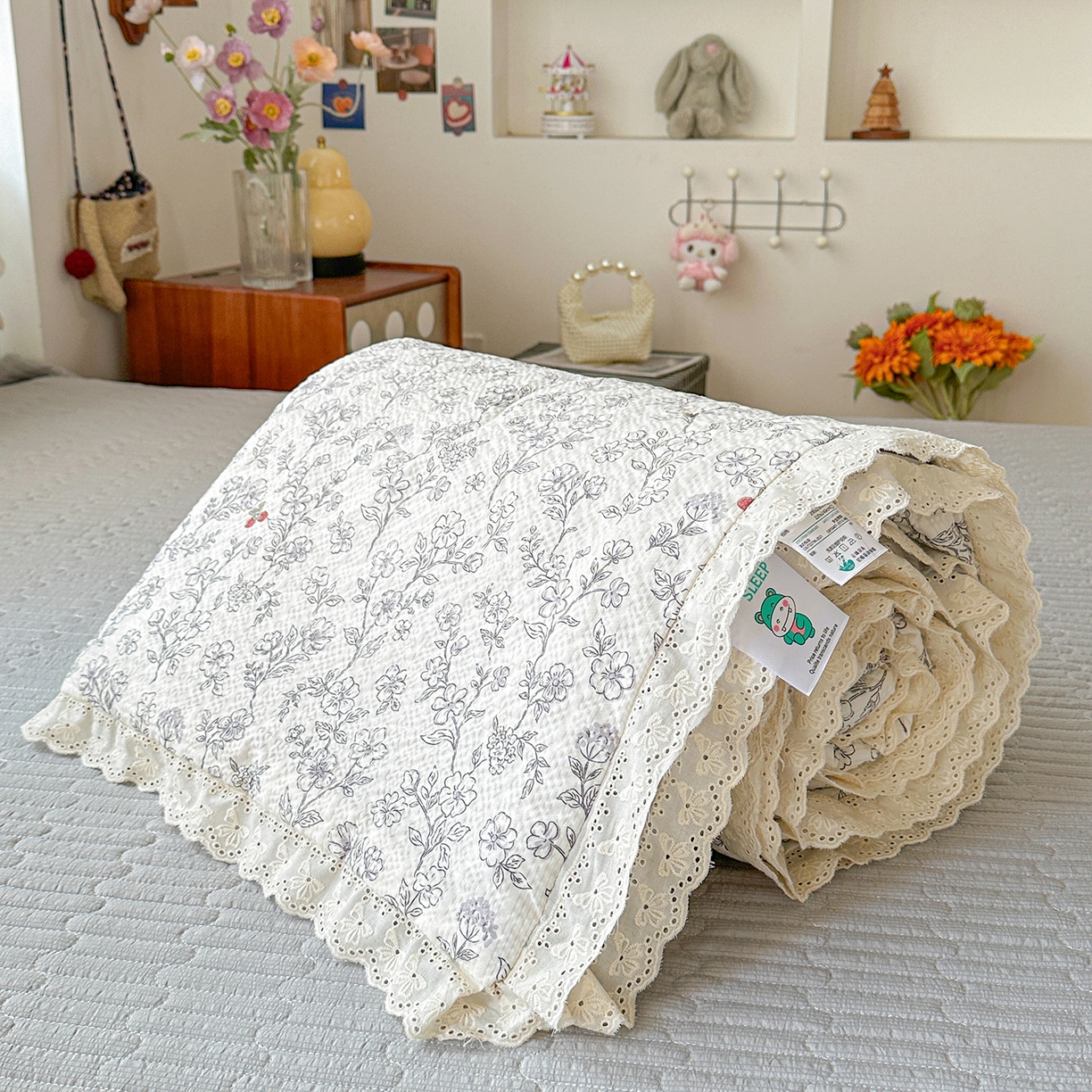 91家纺网 家纺一手货源 找家纺 富米莱（原臻工厂） 2026新款全新花边款泡芙双层纱夏凉被床盖床裙四件套 蕾丝花边-红豆生南国