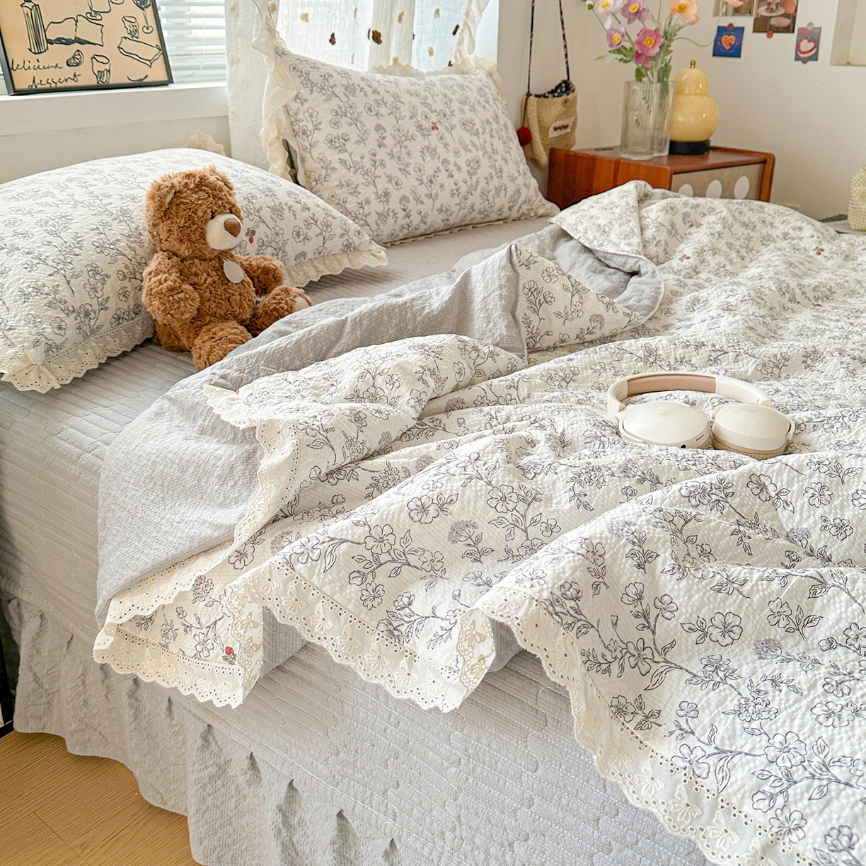 91家纺网 家纺一手货源 找家纺 富米莱（原臻工厂） 2026新款全新花边款泡芙双层纱夏凉被床盖床裙四件套 蕾丝花边-红豆生南国