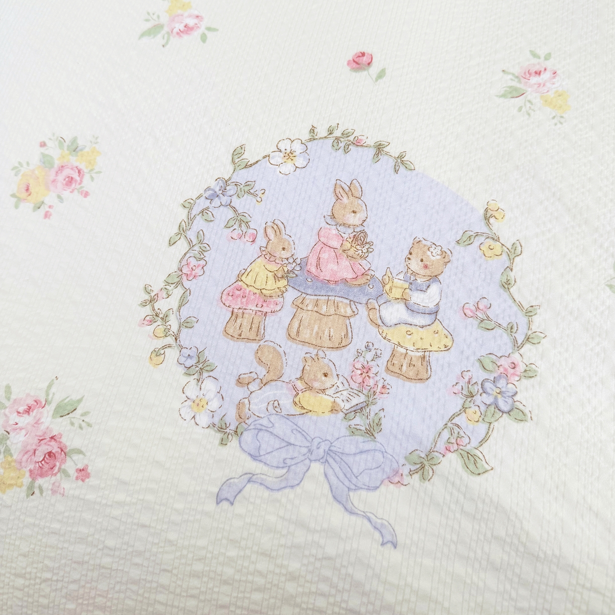 91家纺网 家纺一手货源 找家纺 悠米悠家 2026春夏新款高克重A类泡芙纱泡泡皱皱纱四件套 森林读书会-床单款