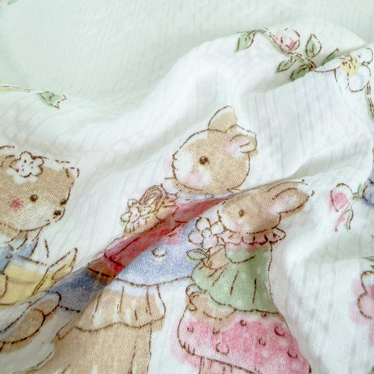 91家纺网 家纺一手货源 找家纺 悠米悠家 2026春夏新款高克重A类泡芙纱泡泡皱皱纱四件套 森林读书会-床单款