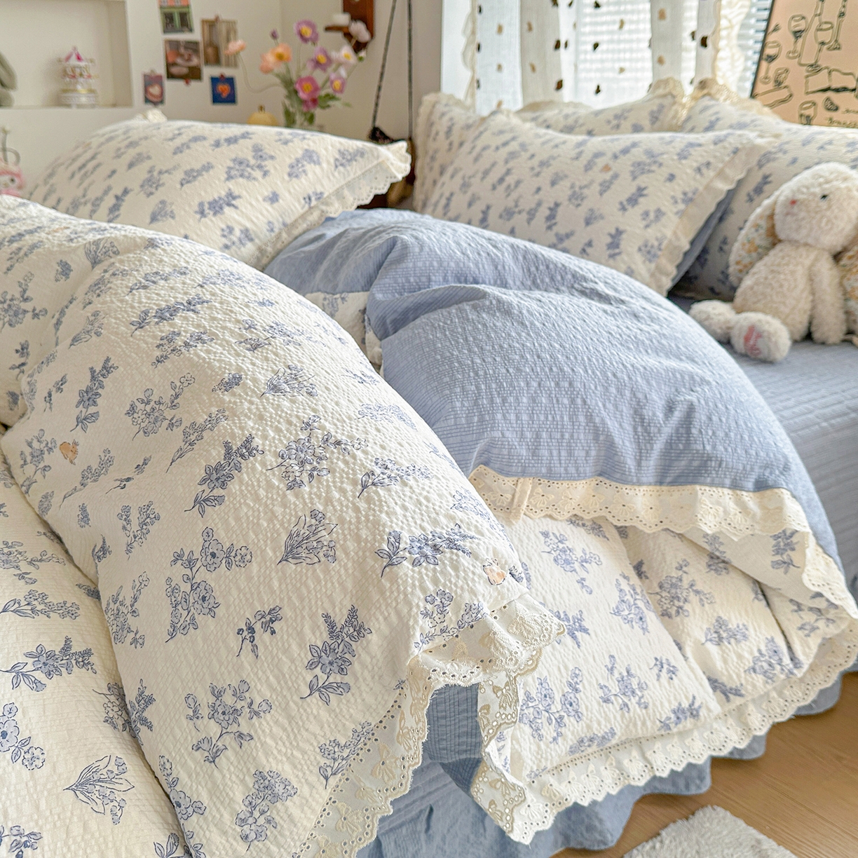 91家纺网 家纺一手货源 找家纺 富米莱（原臻工厂） 2026新款全新花边款泡芙双层纱夏凉被床盖床裙四件套 蕾丝花边-花屿蓝梦