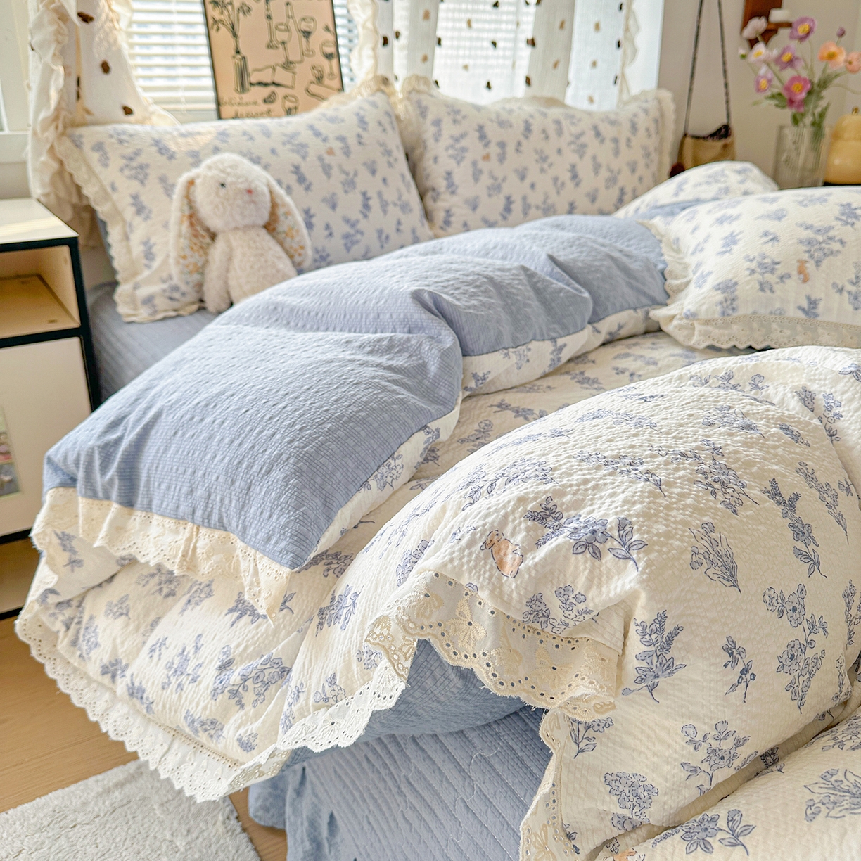 91家纺网 家纺一手货源 找家纺 富米莱（原臻工厂） 2026新款全新花边款泡芙双层纱夏凉被床盖床裙四件套 蕾丝花边-花屿蓝梦