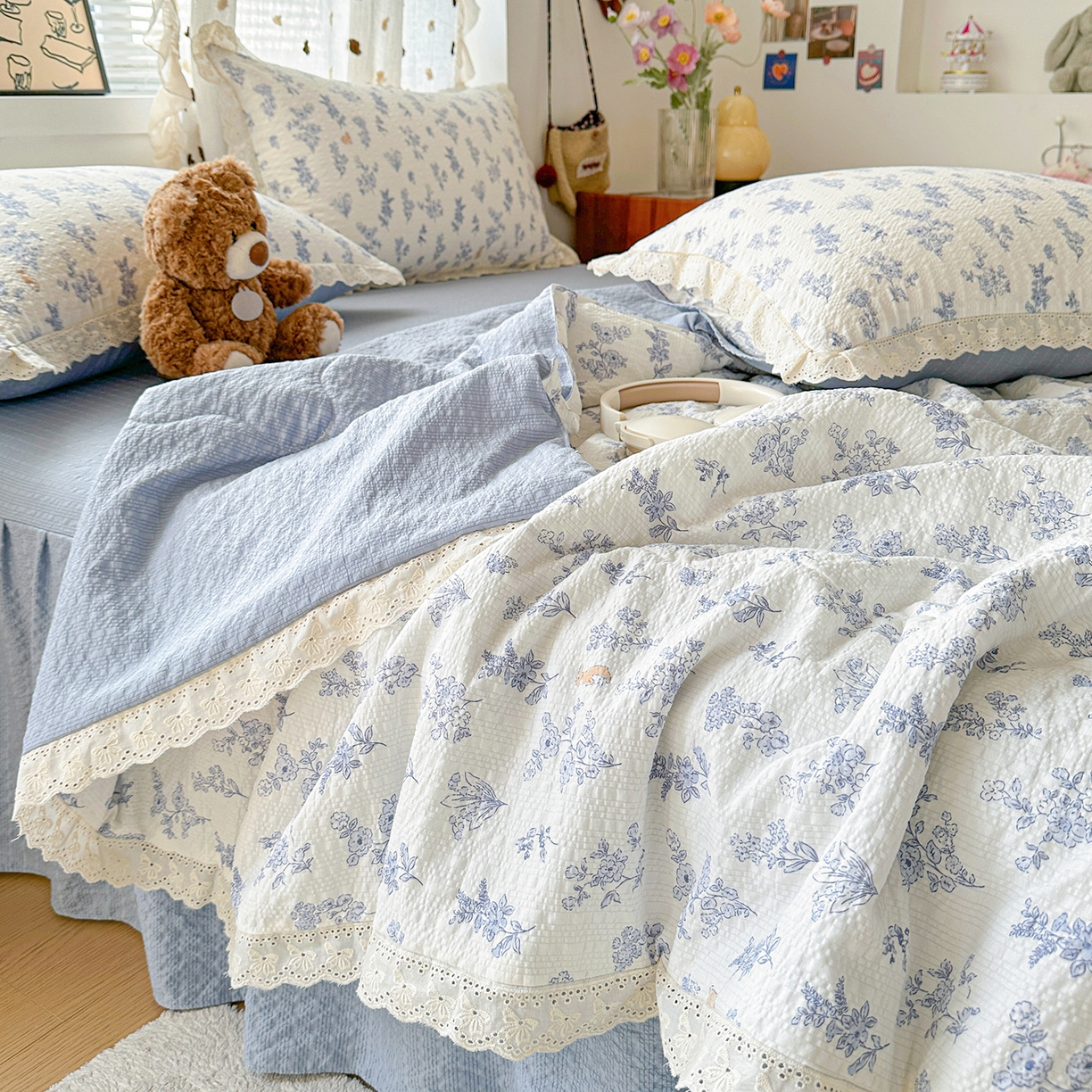 91家纺网 家纺一手货源 找家纺 富米莱（原臻工厂） 2026新款全新花边款泡芙双层纱夏凉被床盖床裙四件套 蕾丝花边-花屿蓝梦