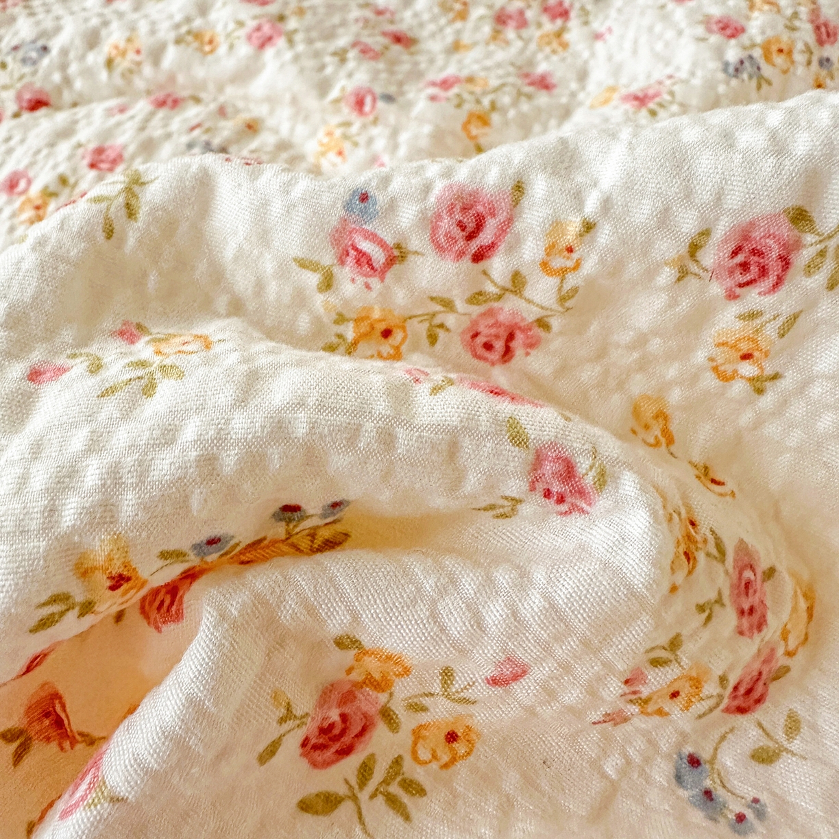 91家纺网 家纺一手货源 找家纺 富米莱（原臻工厂） 2026新款全新花边款泡芙双层纱夏凉被床盖床裙四件套 蕾丝花边-黄油小碎花