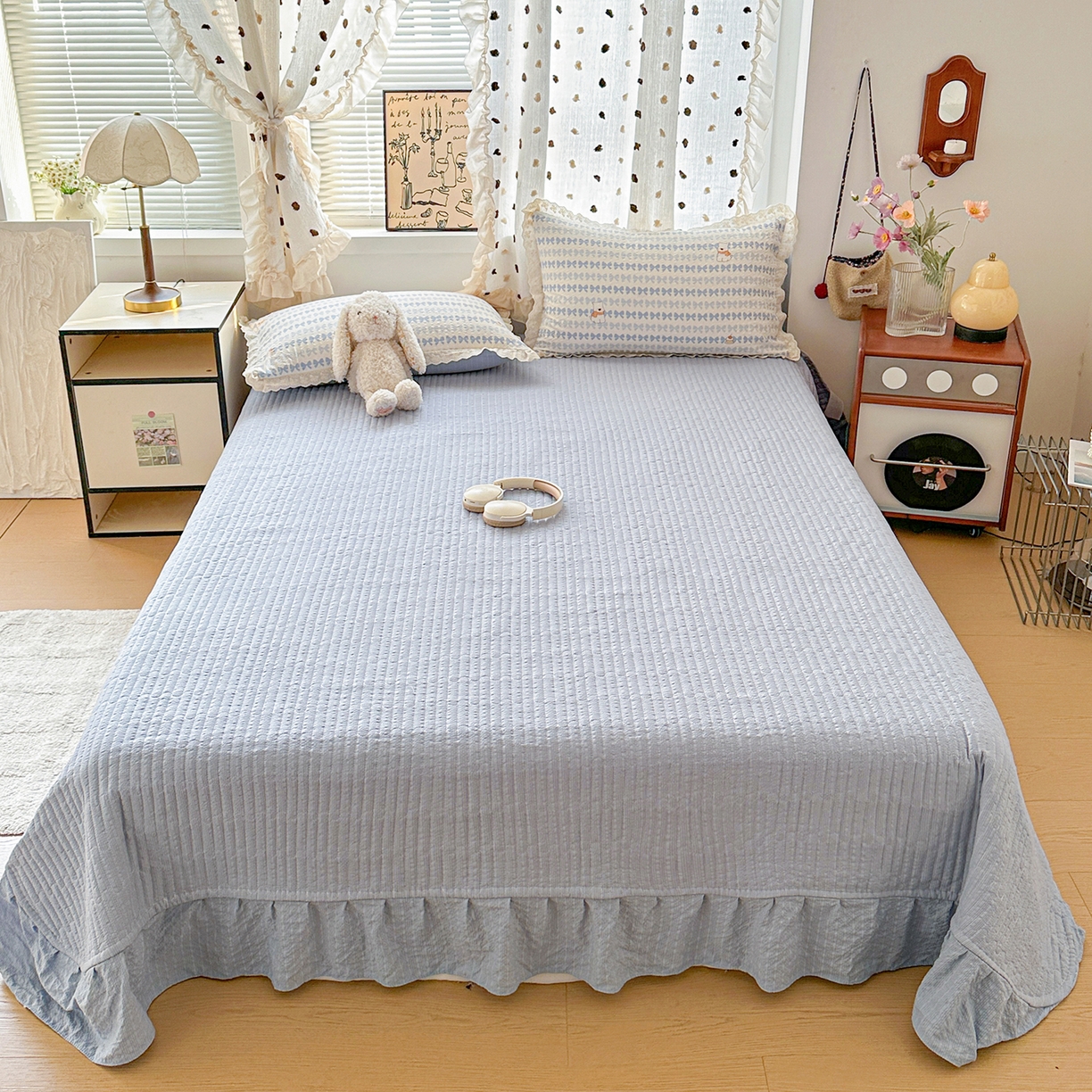 91家纺网 家纺一手货源 找家纺 富米莱（原臻工厂） 2026新款全新花边款泡芙双层纱夏凉被床盖床裙四件套 蕾丝花边-蓝蝴蝶结熊