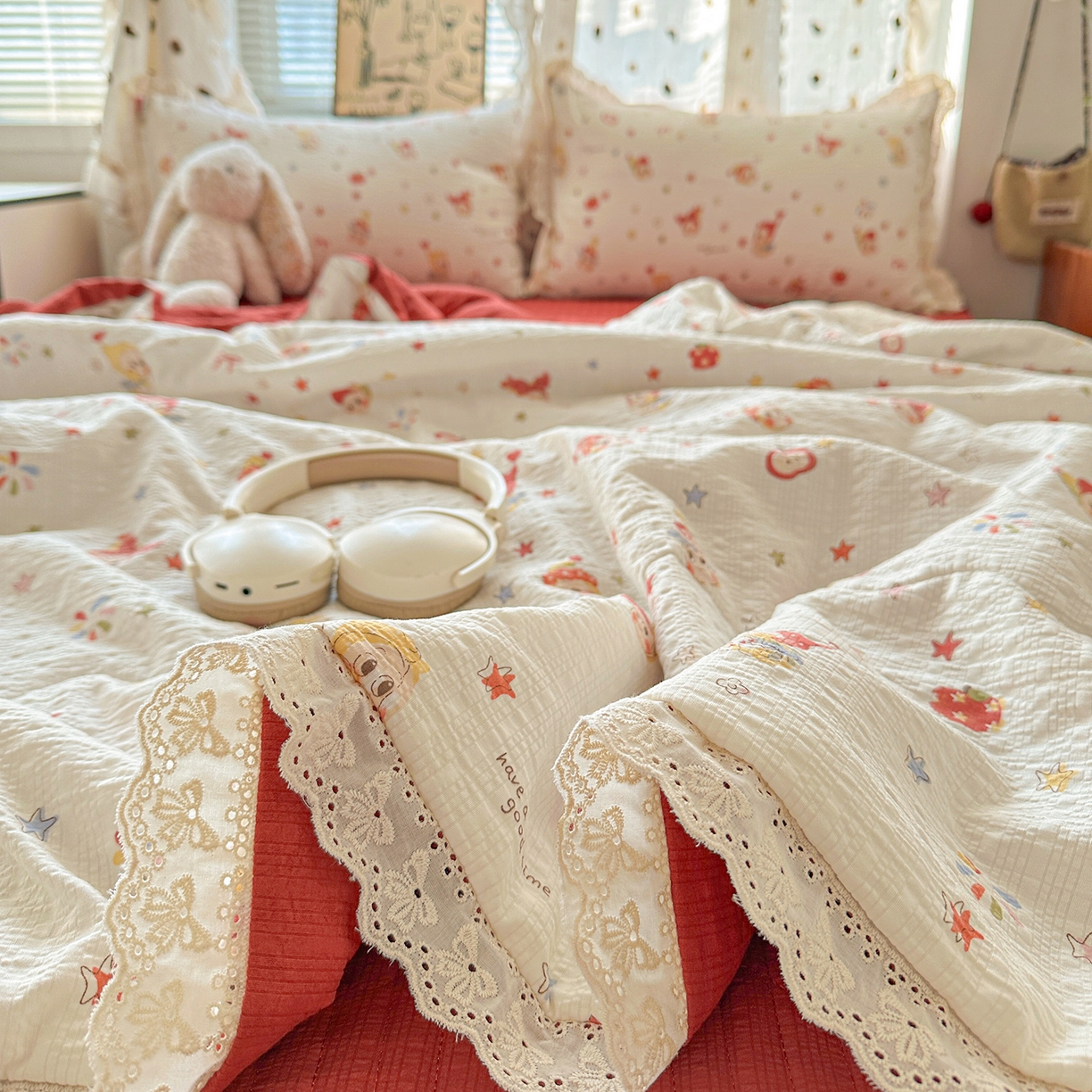 91家纺网 家纺一手货源 找家纺 富米莱（原臻工厂） 2026新款全新花边款泡芙双层纱夏凉被床盖床裙四件套 蕾丝花边-魔法星星