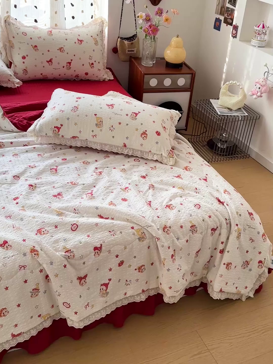 91家纺网 家纺一手货源 找家纺 富米莱（原臻工厂） 2026新款全新花边款泡芙双层纱夏凉被床盖床裙四件套 蕾丝花边-魔法星星