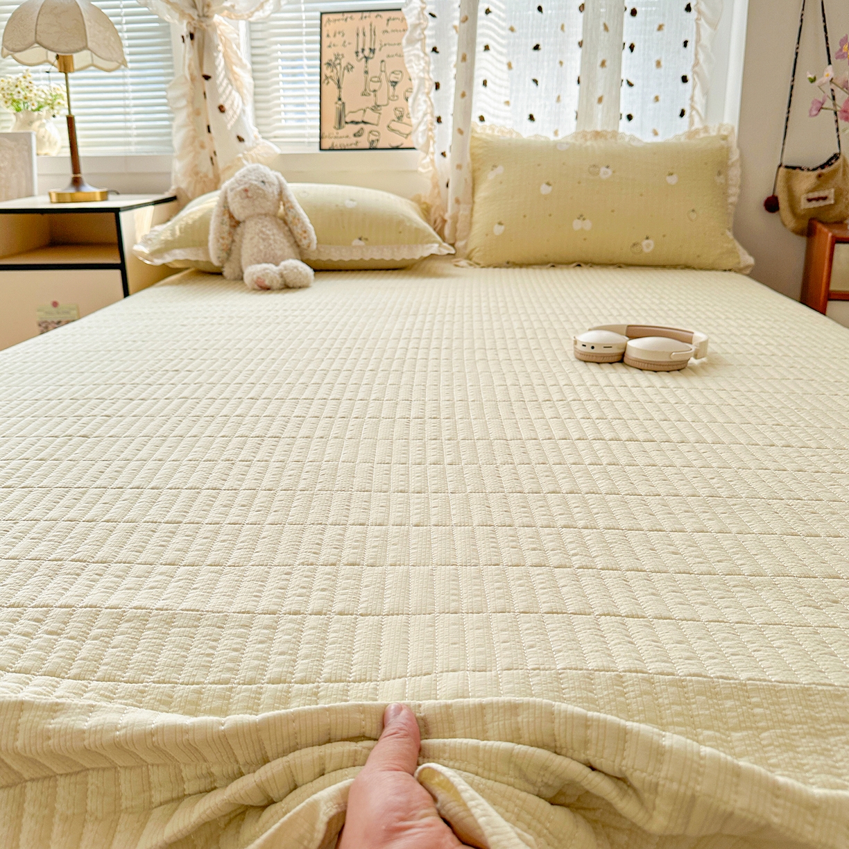 91家纺网 家纺一手货源 找家纺 富米莱（原臻工厂） 2026新款全新花边款泡芙双层纱夏凉被床盖床裙四件套 蕾丝花边-奶黄草莓