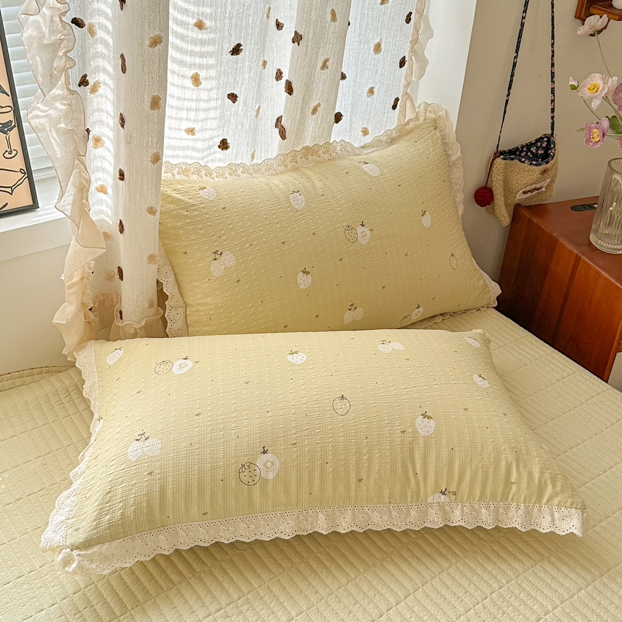 91家纺网 家纺一手货源 找家纺 富米莱（原臻工厂） 2026新款全新花边款泡芙双层纱夏凉被床盖床裙四件套 蕾丝花边-奶黄草莓