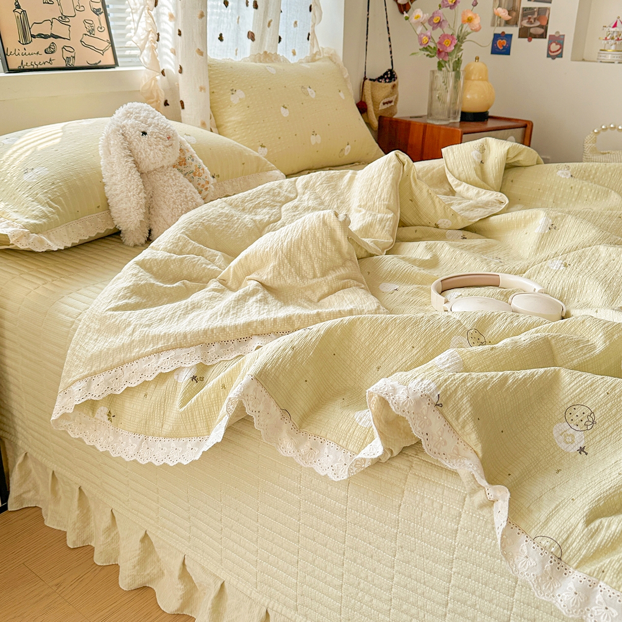 91家纺网 家纺一手货源 找家纺 富米莱（原臻工厂） 2026新款全新花边款泡芙双层纱夏凉被床盖床裙四件套 蕾丝花边-奶黄草莓