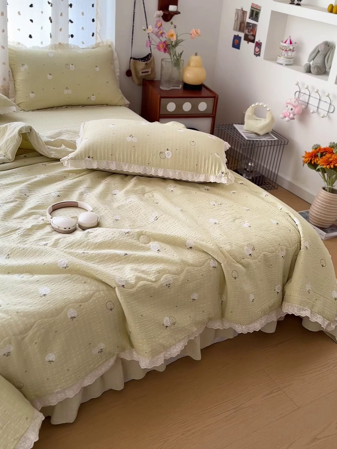 91家纺网 家纺一手货源 找家纺 富米莱（原臻工厂） 2026新款全新花边款泡芙双层纱夏凉被床盖床裙四件套 蕾丝花边-奶黄草莓