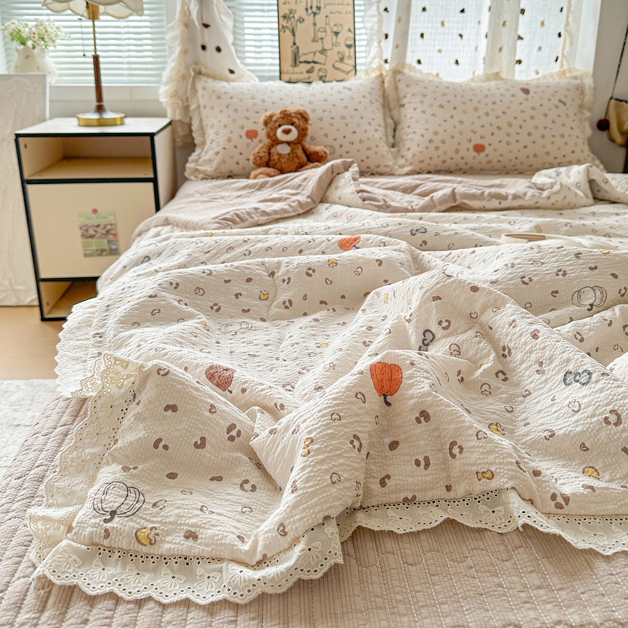 91家纺网 家纺一手货源 找家纺 富米莱（原臻工厂） 2026新款全新花边款泡芙双层纱夏凉被床盖床裙四件套 蕾丝花边-南瓜奶豹