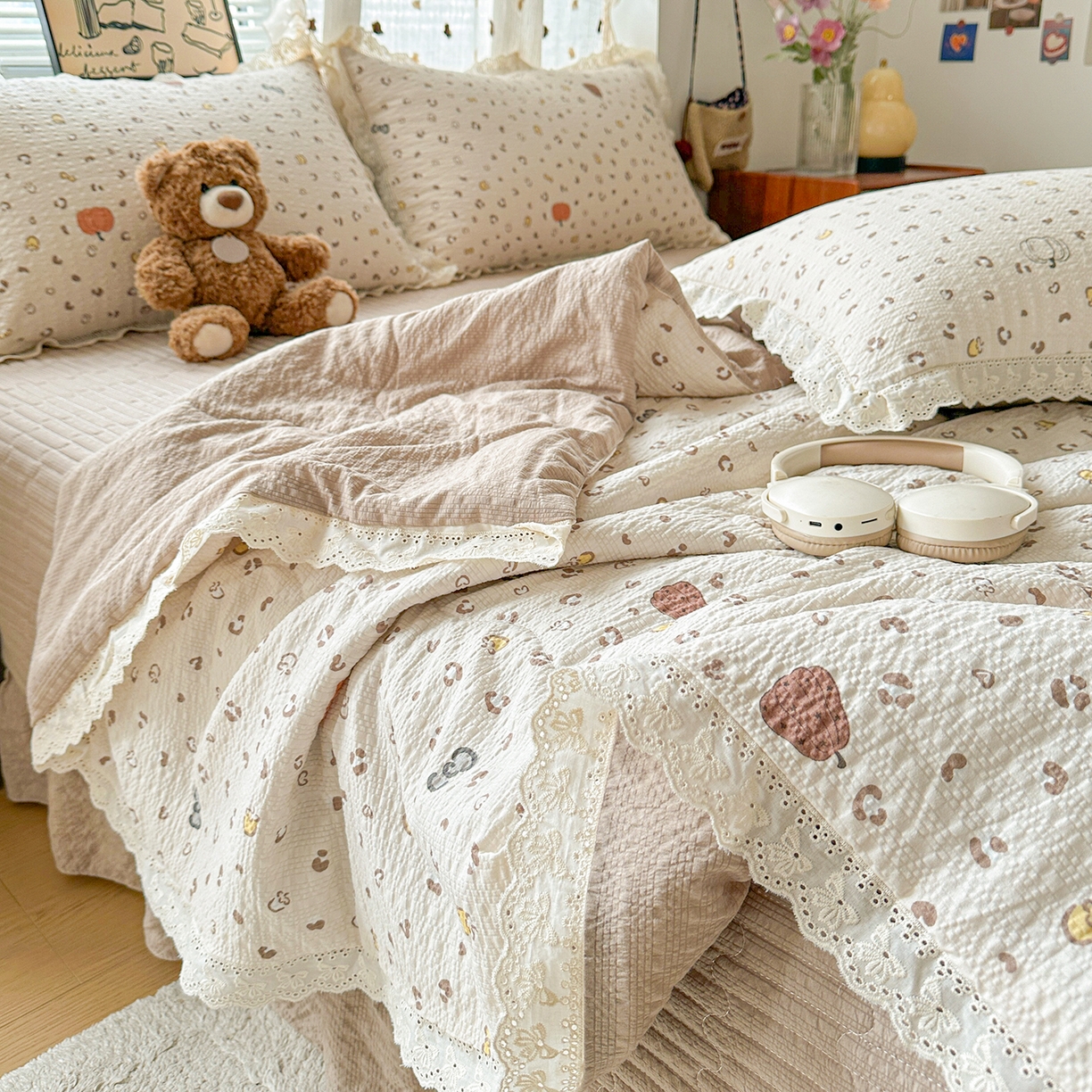 91家纺网 家纺一手货源 找家纺 富米莱（原臻工厂） 2026新款全新花边款泡芙双层纱夏凉被床盖床裙四件套 蕾丝花边-南瓜奶豹