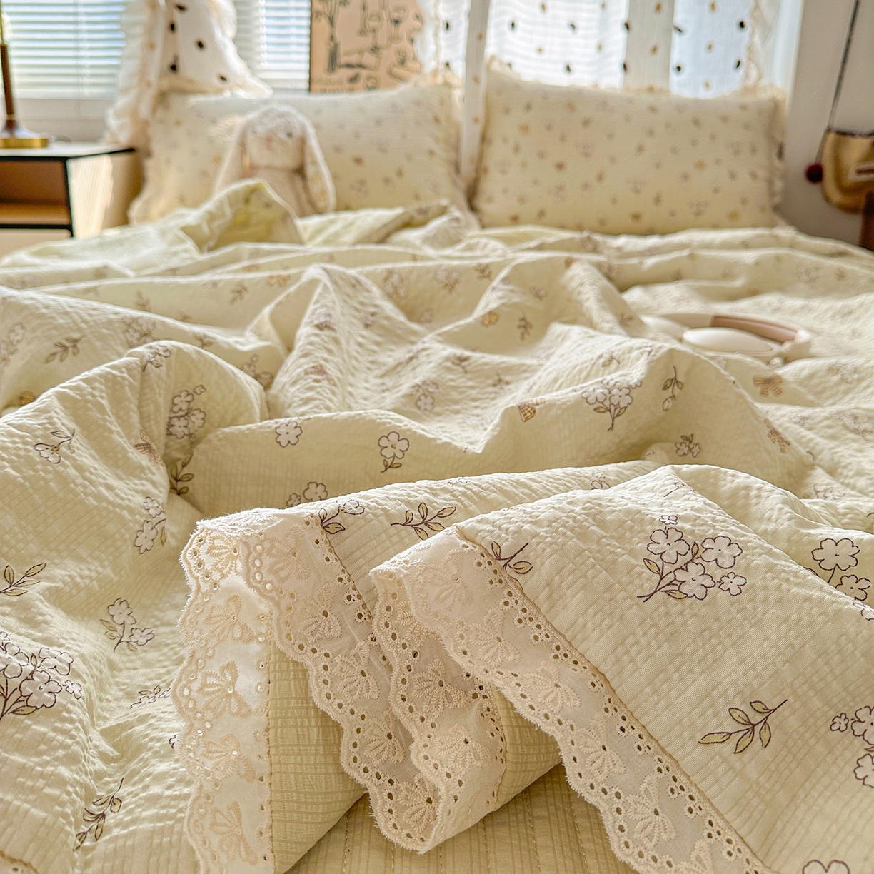 91家纺网 家纺一手货源 找家纺 富米莱（原臻工厂） 2026新款全新花边款泡芙双层纱夏凉被床盖床裙四件套 蕾丝花边-青提花蝶