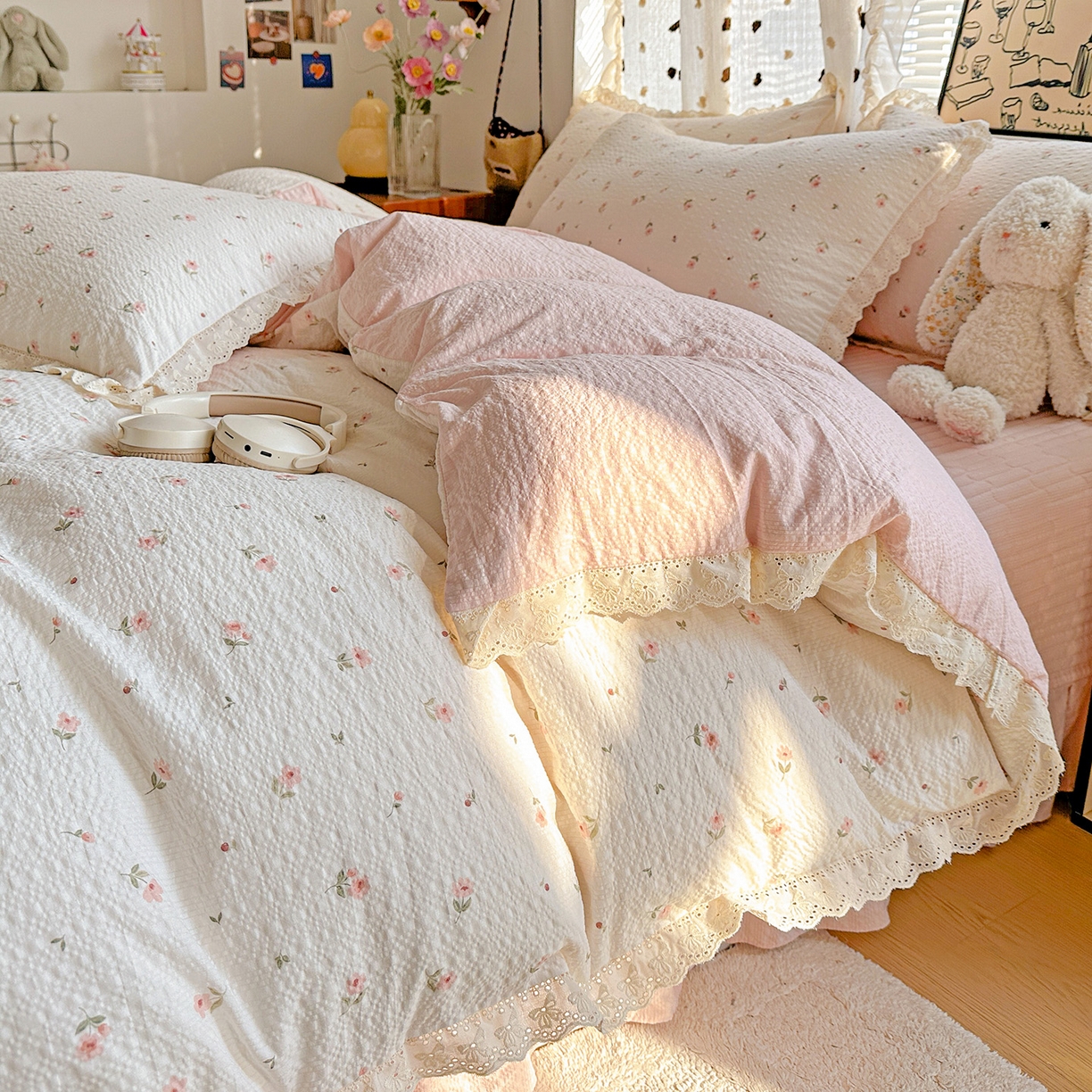 91家纺网 家纺一手货源 找家纺 富米莱（原臻工厂） 2026新款全新花边款泡芙双层纱夏凉被床盖床裙四件套 蕾丝花边-小粉花
