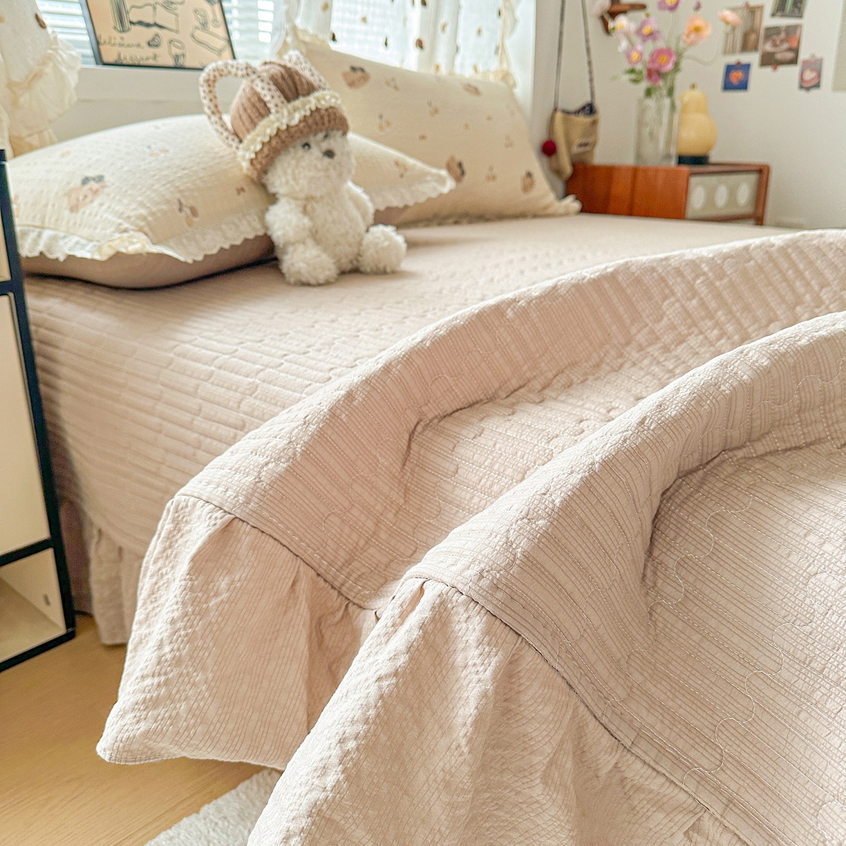 91家纺网 家纺一手货源 找家纺 富米莱（原臻工厂） 2026新款全新花边款泡芙双层纱夏凉被床盖床裙四件套 蕾丝花边-樱桃小猫