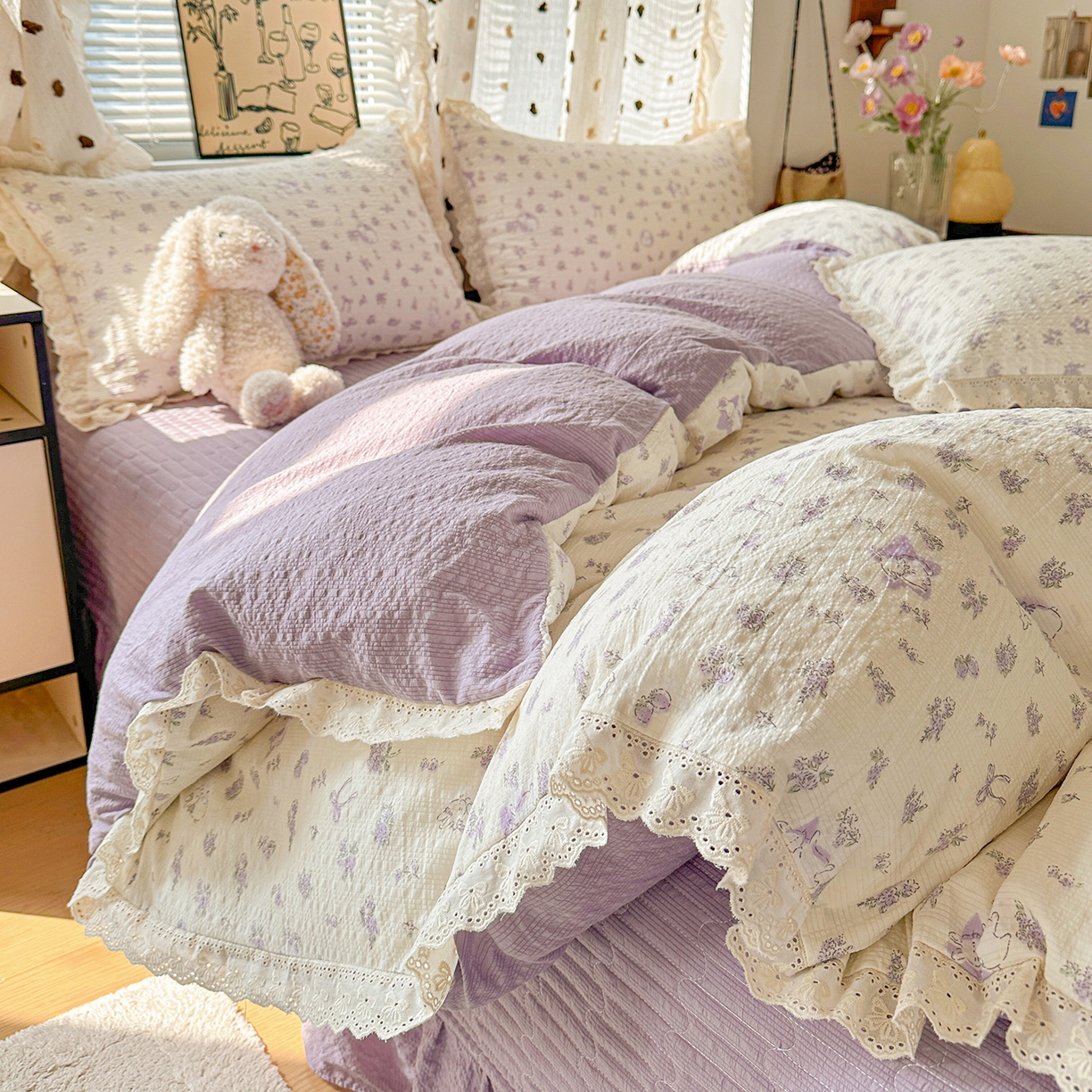 91家纺网 家纺一手货源 找家纺 富米莱（原臻工厂） 2026新款全新花边款泡芙双层纱夏凉被床盖床裙四件套 蕾丝花边-紫雾小兔