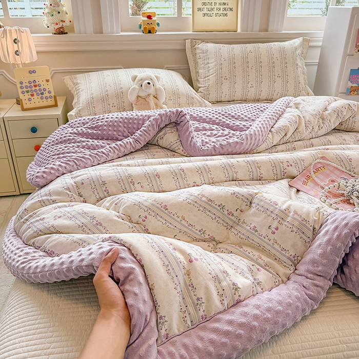 91家纺网 家纺一手货源 找家纺 梦依依 2026新款A类全棉豆豆绒大豆被冬被春秋被豆豆被子被芯 花季时光