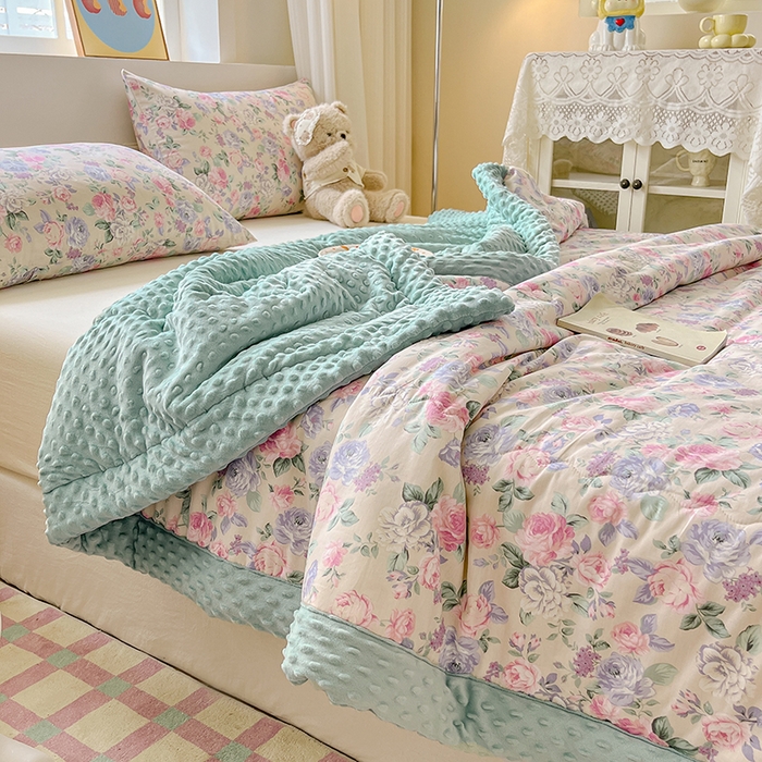 91家纺网 家纺一手货源 找家纺 梦依依 2026新款A类全棉豆豆绒大豆被冬被春秋被豆豆被子被芯 花森密语（粉）