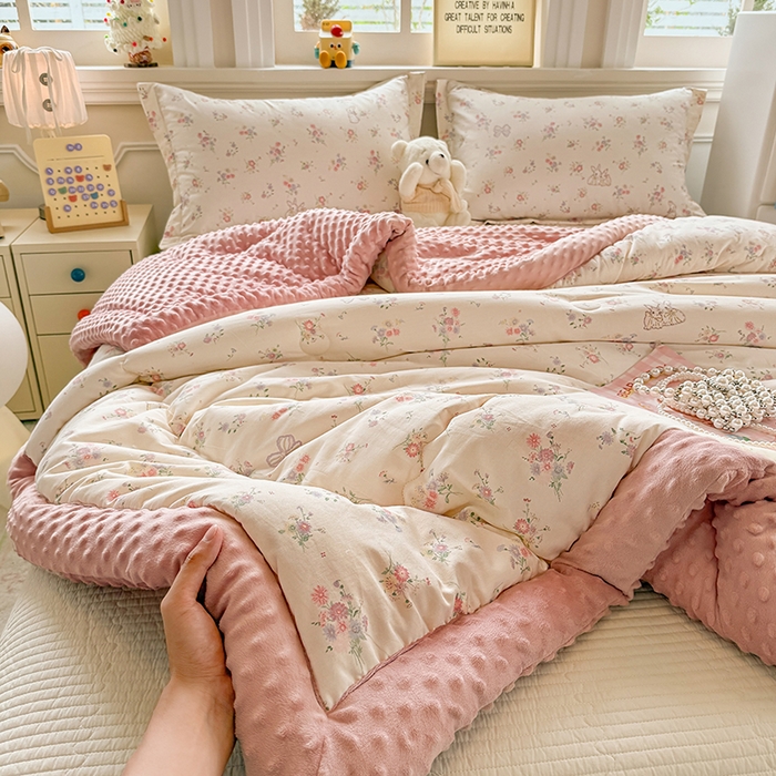 91家纺网 家纺一手货源 找家纺 梦依依 2026新款A类全棉豆豆绒大豆被冬被春秋被豆豆被子被芯 萝莉兔