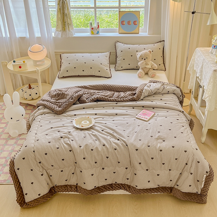 91家纺网 家纺一手货源 找家纺 梦依依 2026新款A类全棉豆豆绒大豆被冬被春秋被豆豆被子被芯 守护爱心