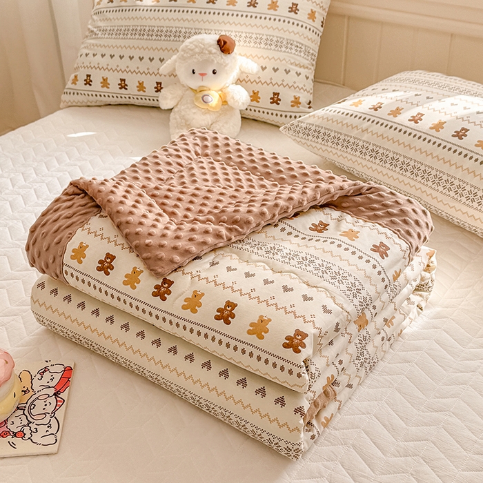 91家纺网 家纺一手货源 找家纺 梦依依 2026新款A类全棉豆豆绒大豆被冬被春秋被豆豆被子被芯 费尔岛小熊