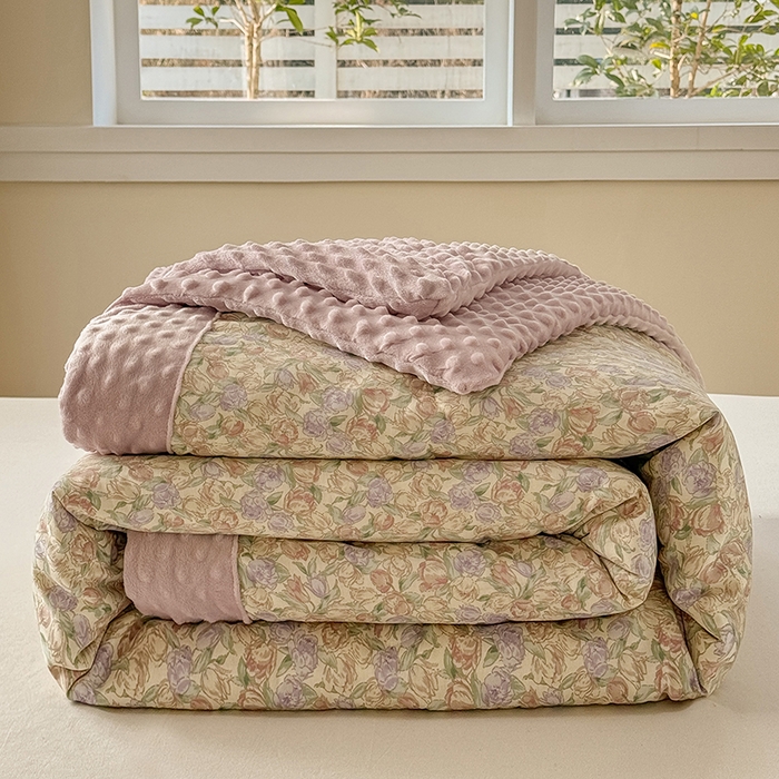 91家纺网 家纺一手货源 找家纺 （总）梦依依 2026新款柔软舒适A类全棉豆豆被夏被春秋被子被芯