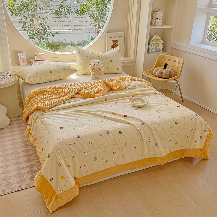 91家纺网 家纺一手货源 找家纺 梦依依 2026新款柔软舒适A类全棉豆豆被夏被春秋被子被芯 多彩笑脸