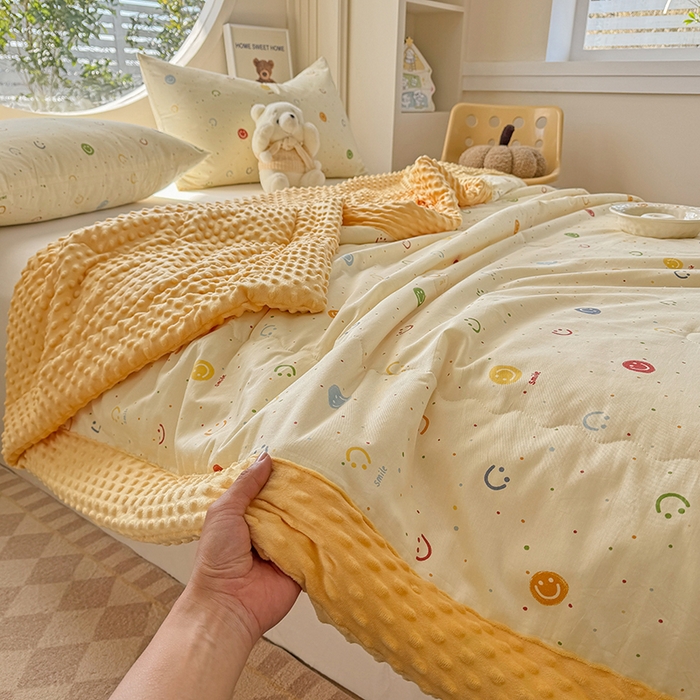 91家纺网 家纺一手货源 找家纺 梦依依 2026新款柔软舒适A类全棉豆豆被夏被春秋被子被芯 多彩笑脸