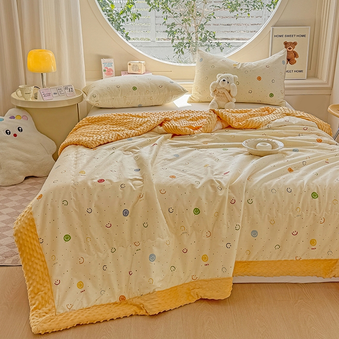 91家纺网 家纺一手货源 找家纺 梦依依 2026新款柔软舒适A类全棉豆豆被夏被春秋被子被芯 多彩笑脸