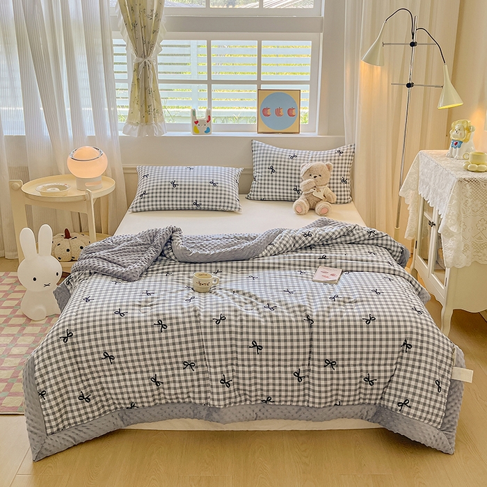 91家纺网 家纺一手货源 找家纺 梦依依 2026新款柔软舒适A类全棉豆豆被夏被春秋被子被芯 蝴蝶结灰