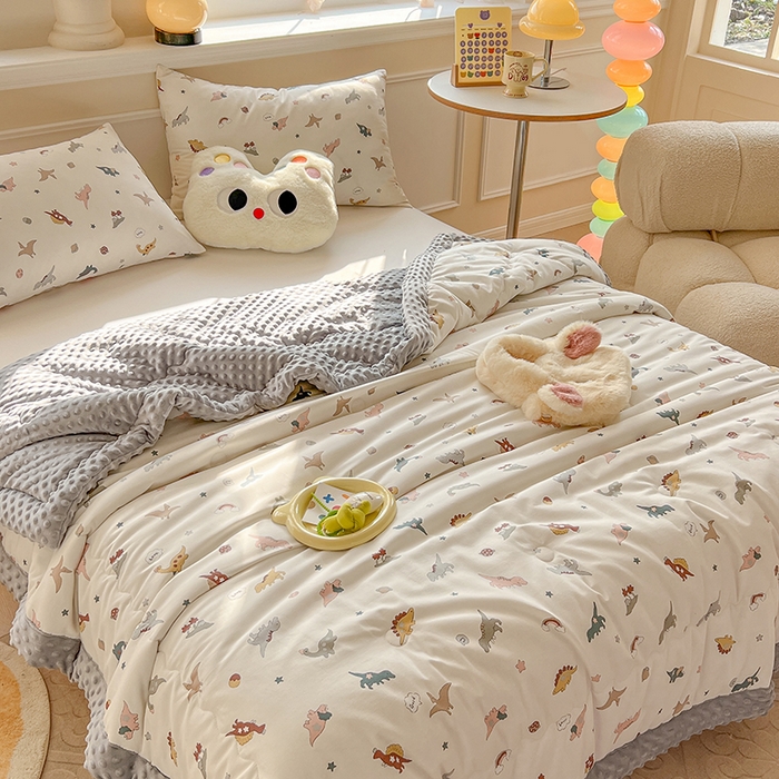 91家纺网 家纺一手货源 找家纺 梦依依 2026新款柔软舒适A类全棉豆豆被夏被春秋被子被芯 恐龙星球