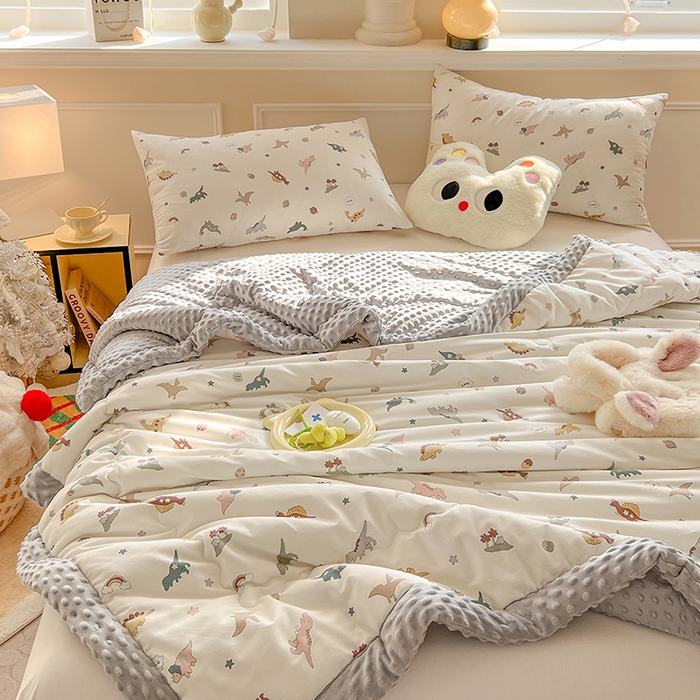 91家纺网 家纺一手货源 找家纺 梦依依 2026新款柔软舒适A类全棉豆豆被夏被春秋被子被芯 恐龙星球