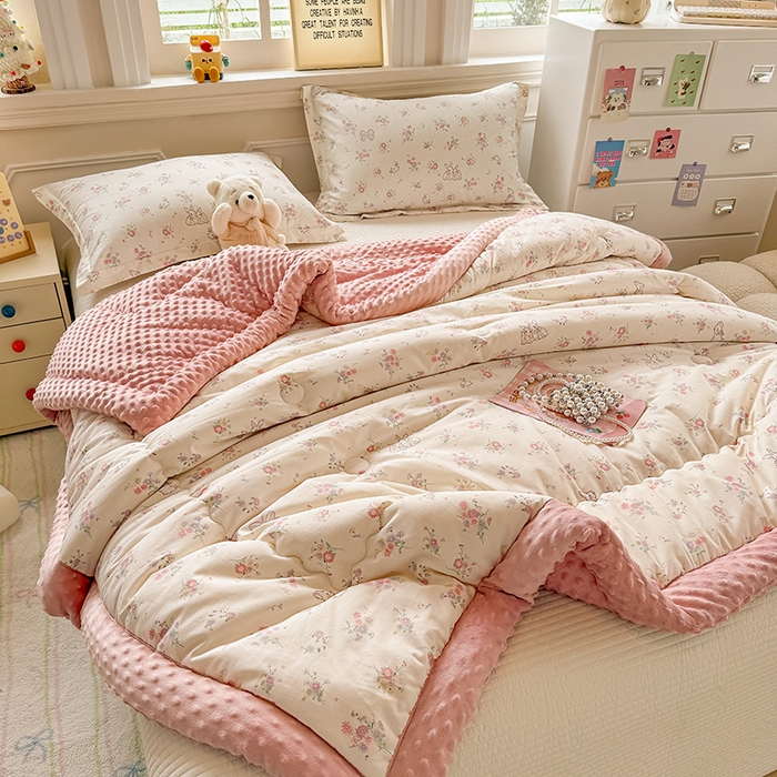 91家纺网 家纺一手货源 找家纺 梦依依 2026新款柔软舒适A类全棉豆豆被夏被春秋被子被芯 萝莉兔