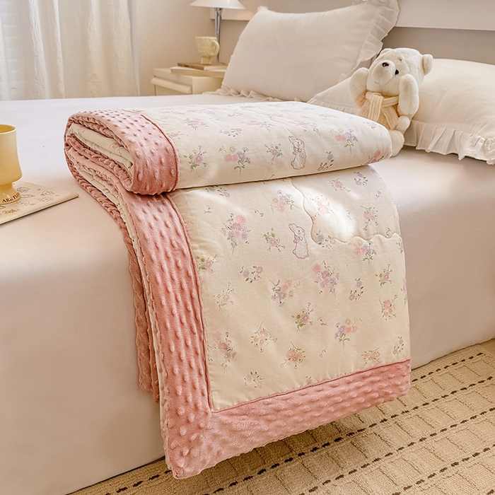 91家纺网 家纺一手货源 找家纺 梦依依 2026新款柔软舒适A类全棉豆豆被夏被春秋被子被芯 萝莉兔