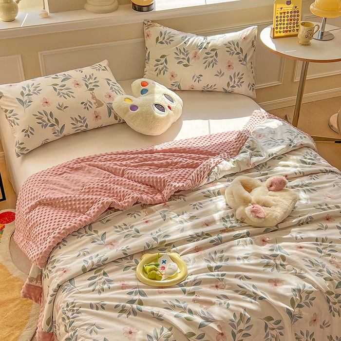 91家纺网 家纺一手货源 找家纺 梦依依 2026新款柔软舒适A类全棉豆豆被夏被春秋被子被芯 轻纱漫舞