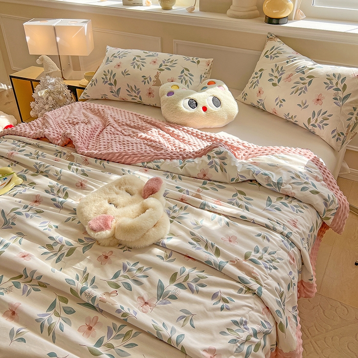 91家纺网 家纺一手货源 找家纺 梦依依 2026新款柔软舒适A类全棉豆豆被夏被春秋被子被芯 轻纱漫舞