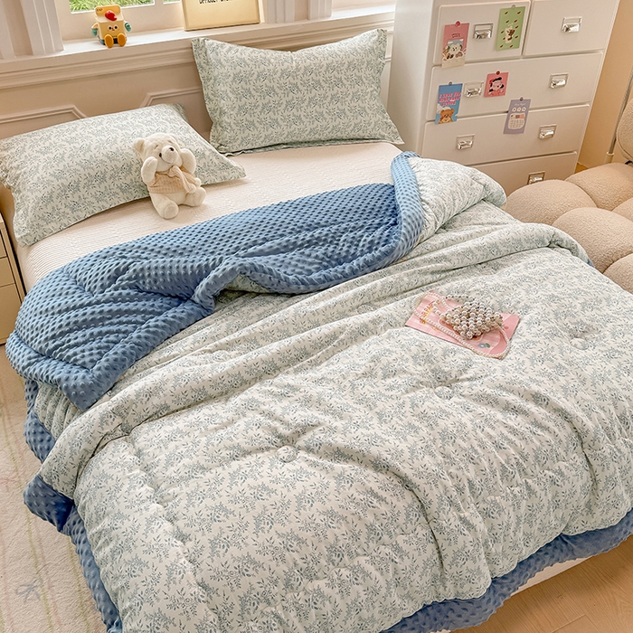 91家纺网 家纺一手货源 找家纺 梦依依 2026新款柔软舒适A类全棉豆豆被夏被春秋被子被芯 瑞莎-蓝
